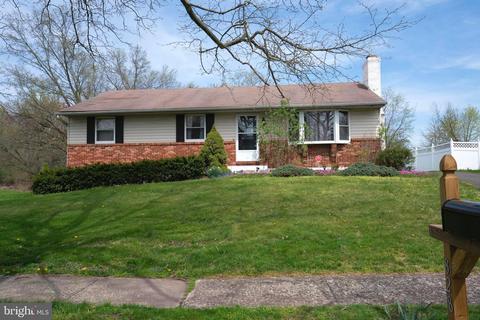 828 Depot Ln, Quakertown, PA 18951