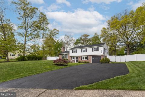 622 Highland Dr, Perkasie, PA 18944