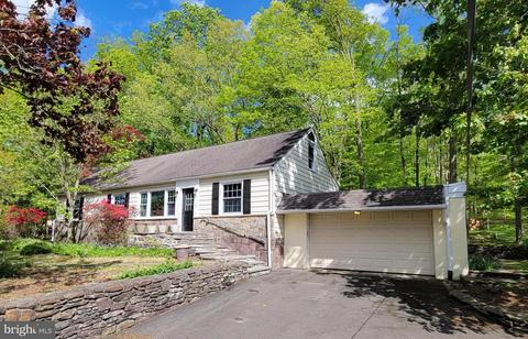 3702 Windy Bush Rd, New Hope, PA 18938