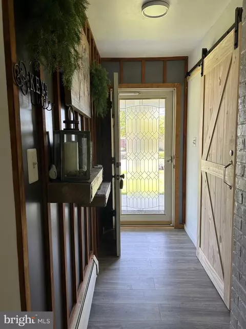 20 Ruby Ln, Levittown, PA 19055