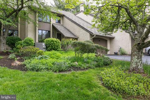 180 Golf Club Dr, Langhorne, PA 19047