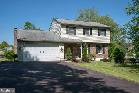 7 Stone Edge Rd, Sellersville, PA 18960