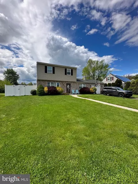 4720 Paisley Pl, Bensalem, PA 19020