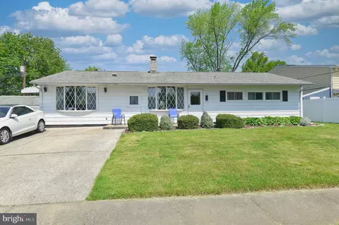 73 Basswood Rd, Levittown, PA 19057