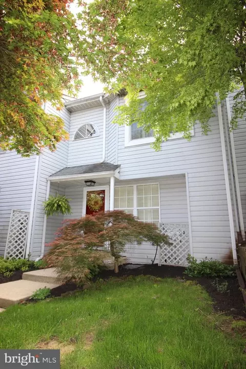 20 Old Mill Ln, Holland, PA 18966