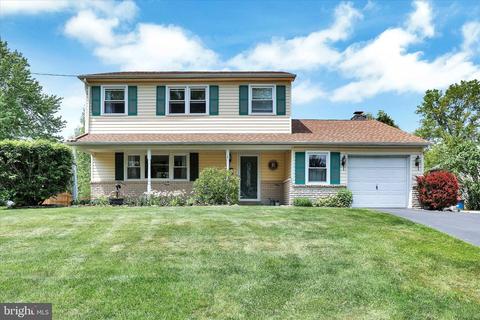 18 Crestland Ter, Doylestown, PA 18901