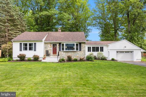 9 Wilfred Dr, Yardley, PA 19067