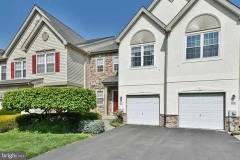 404 White Pine Ct, Warwick, PA 18974