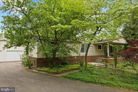 2409 Diamond St, Sellersville, PA 18960