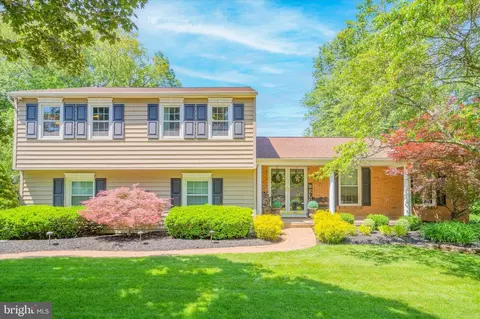 852 Queens Dr, Yardley, PA 19067