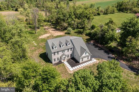 305 Woodhill Rd, Newtown, PA 18940