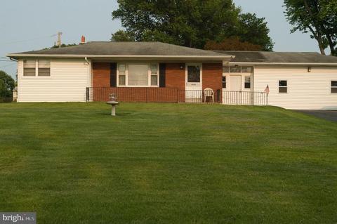 4539 Hulmeville Rd, Bensalem, PA 19020