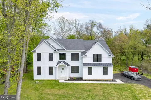 1068 Bristol Rd, Southampton, PA 18966