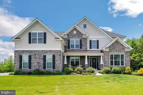 999 Azlen Ln, Chalfont, PA 18914
