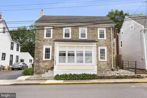 122 E Richardson Ave, Langhorne, PA 19047