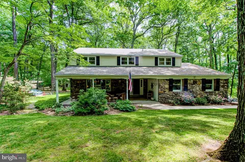 3833 Dogwood Ln, Doylestown, PA 18902