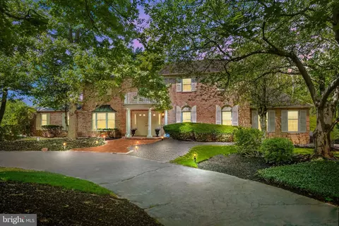 1069 Drew Dr, Yardley, PA 19067