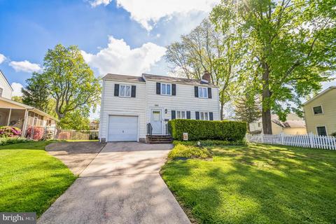 410 E Magnolia Dr, Morrisville, PA 19067