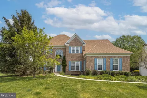 16 Trailwood Dr, Southampton, PA 18966