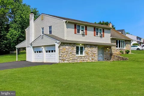 125 Rotterdam Rd E, Southampton, PA 18966