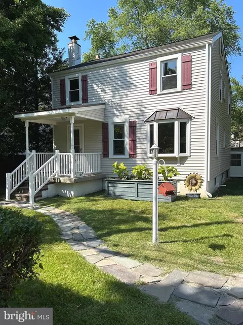 56 N Edgewater Ave, Yardley, PA 19067