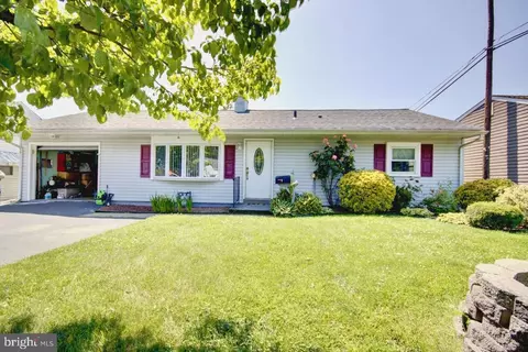 211 N Olds Blvd, Fairless Hills, PA 19030