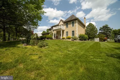 49 Teal Dr, Langhorne, PA 19047