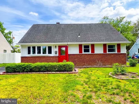 1004 Dolores Ln, Croydon, PA 19021