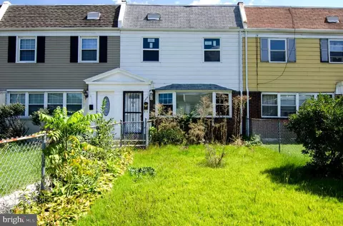 2404 Liberator St, Levittown, PA 19057