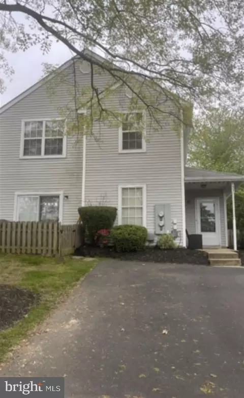 73 Everett Dr, Newtown, PA 18940