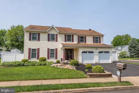208 Brittany Dr, Langhorne, PA 19047