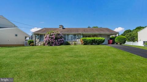 1520 Miranda Ln, Warminster, PA 18974