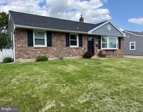 3655 Cedarcrest Rd, Bensalem, PA 19020
