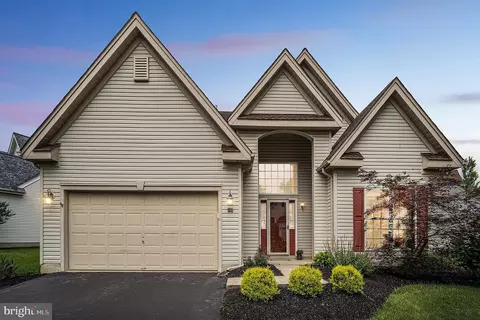 158 S Founders Ct, Warrington, PA 18976