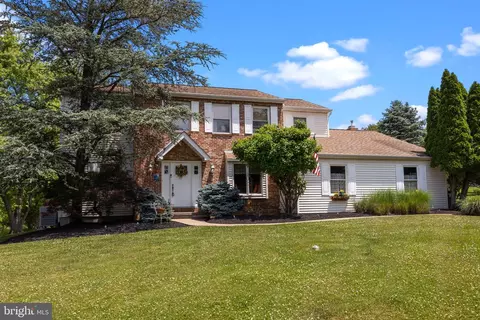 8 Brighton Pl, Newtown, PA 18940