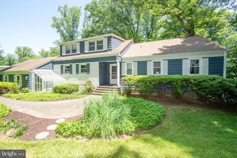 110 Ovington Rd, Yardley, PA 19067