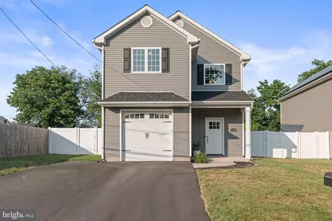 807 5th Ave, Croydon, PA 19021