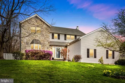 29 Stone Edge Rd, Sellersville, PA 18960