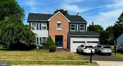 3 Armstrong Cir, Newtown, PA 18940