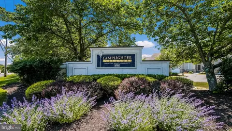 210 Canterbury Ct #40, Warrington, PA 18976
