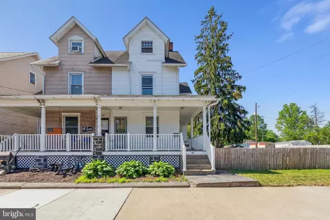 624 W Broad St, Quakertown, PA 18951