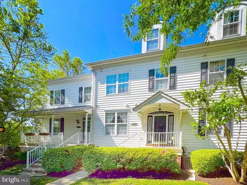 110 Lantern Dr, Doylestown, PA 18901