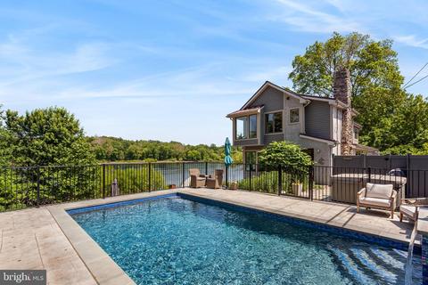 960 River Rd, Washington Crossing, PA 18977