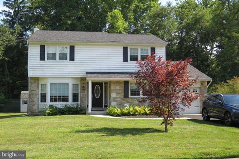 27 Highland Dr, Yardley, PA 19067