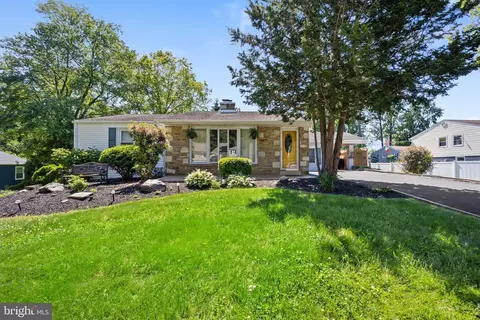 11 Crooked Rd, Feasterville Trevose, PA 19053