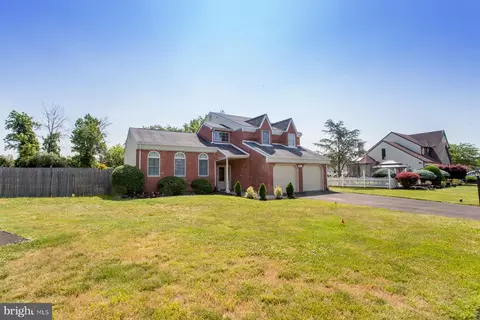 855 Jordan Dr, Bensalem, PA 19020