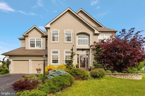 1900 Mayflower Dr, Quakertown, PA 18951