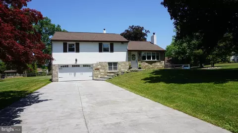 67 Jean Ave, Southampton, PA 18966