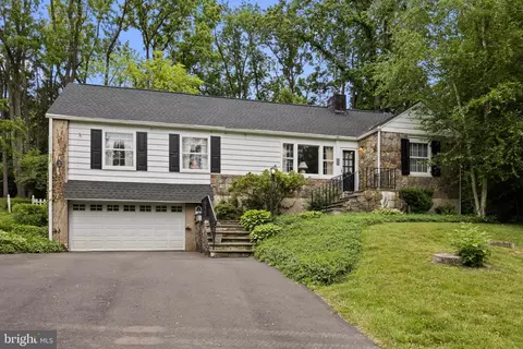 6424 Meetinghouse Rd, New Hope, PA 18938