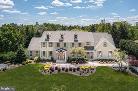 1637 Thistlewood Dr, Washington Crossing, PA 18977